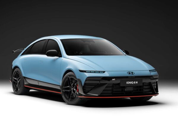641 hp, a new face and a wing