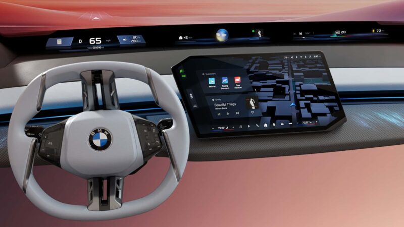 Another auto manufacturer operates on Apple CarPlay Ultra