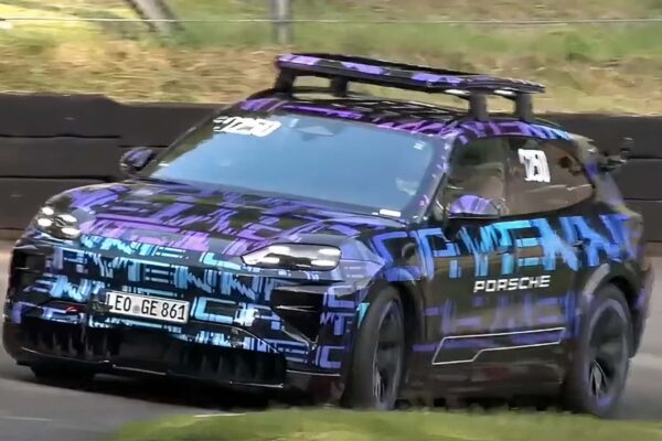 Porsche Cayenne will get fake V-8 noise