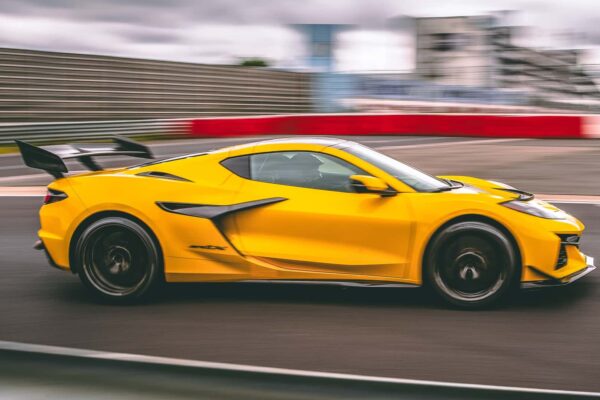 Watch Corvette ZR1X completely demolition in its standard record