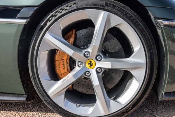 Ferrari denies that it delays EV again. It does not even exist