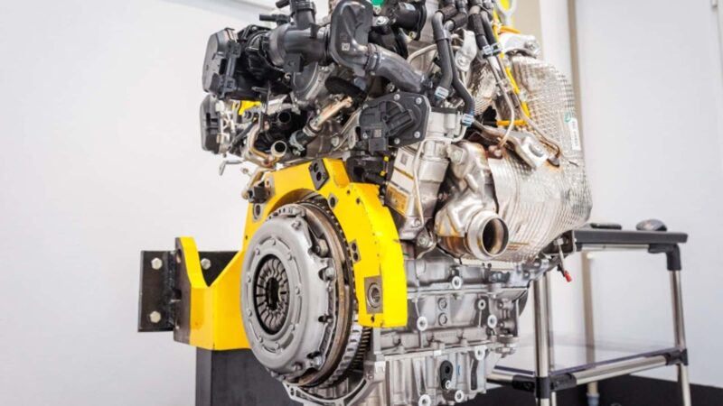 This innovative mixed engine works on gas and texture oil