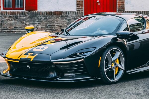 This rare Ferrari recorded auction: $ 26 million