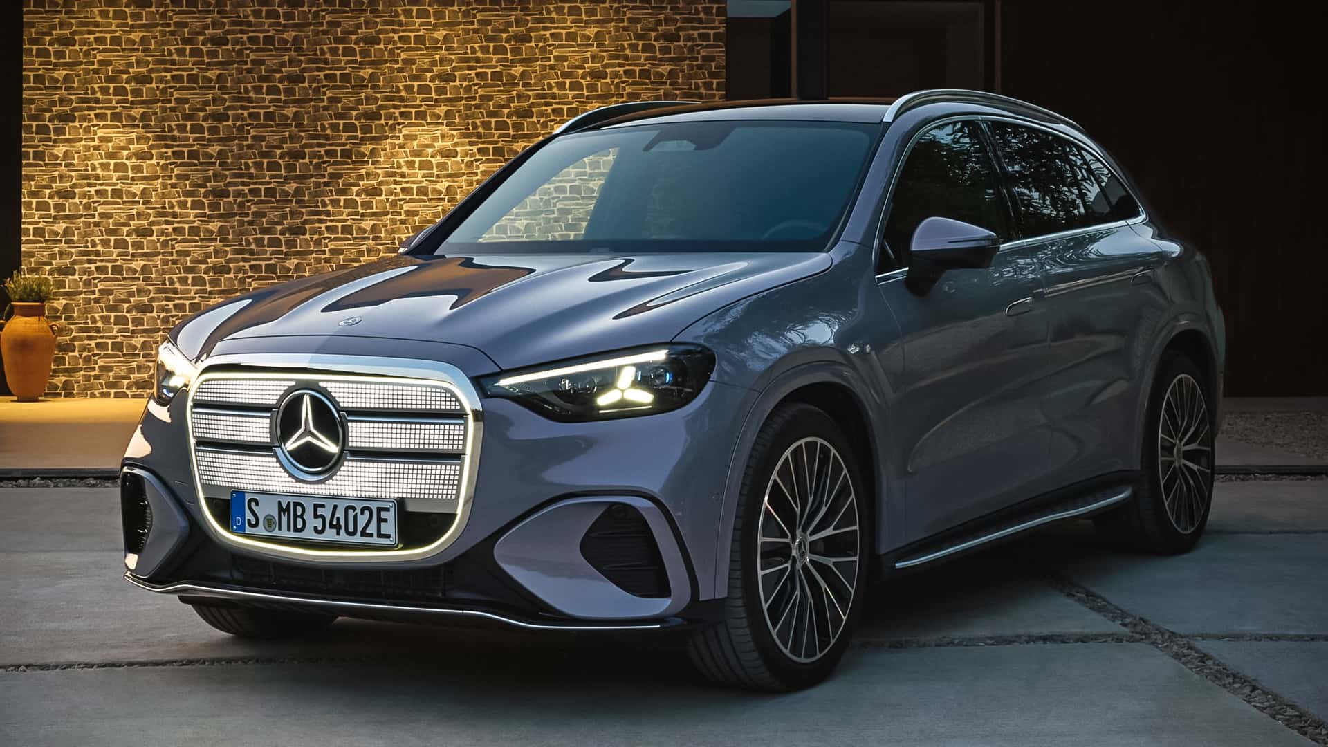 Mercedes -Benz Glc goes electricity. He has some impressive statistics
