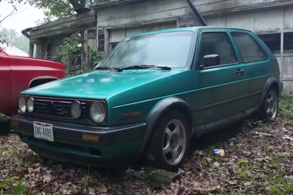 Watch this deserted GTI gets her first washing in a decade