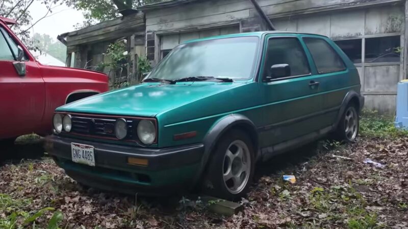 Watch this deserted GTI gets her first washing in a decade
